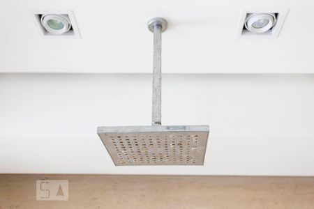 Detalhe chuveiro da suíte principal de apartamento para alugar com 3 quartos, 160m² em Lagoa, Rio de Janeiro