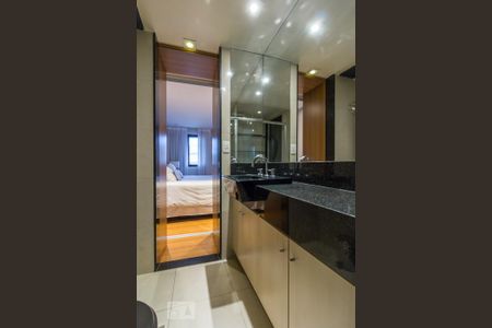 Banheiro de kitnet/studio à venda com 1 quarto, 45m² em Higienópolis, São Paulo