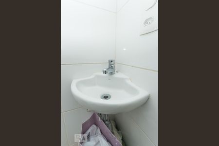 Apartamento para alugar com 108m², 2 quartos e 3 vagasDetalhe do banheiro de serviço