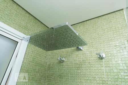 Apartamento para alugar com 108m², 2 quartos e 3 vagasDetalhe do banheiro da suíte 2