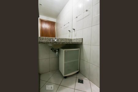 BANHEIRO SOCIAL de apartamento para alugar com 2 quartos, 60m² em Asa Norte, Brasília