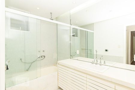 Banheiro Social - 3 de apartamento para alugar com 2 quartos, 81m² em Flamengo, Rio de Janeiro