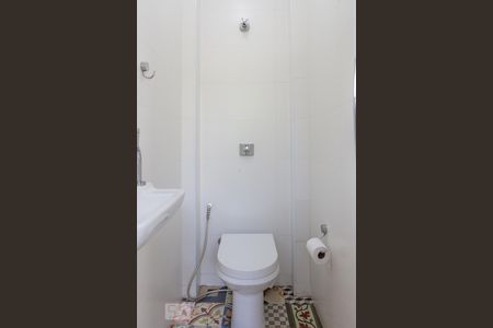 Apartamento para alugar com 80m², 2 quartos e 1 vaga Apartamento para alugar com 80m², 2 quartos e 1 vagaBanheiro de Serviço