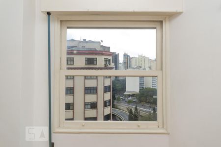 Janela da sala - quarto de kitnet/studio para alugar com 1 quarto, 36m² em Liberdade, São Paulo