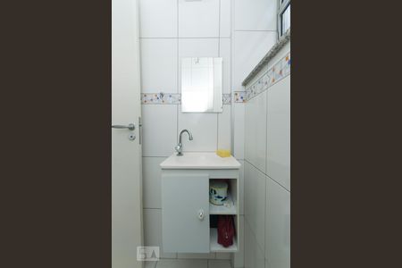 Banheiro de kitnet/studio para alugar com 1 quarto, 36m² em Liberdade, São Paulo