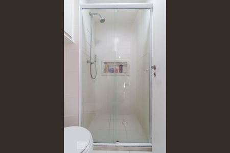 Banheiro de apartamento para alugar com 1 quarto, 42m² em Vila Anglo Brasileira , São Paulo