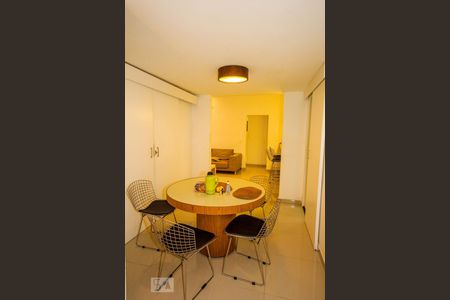 Sala de apartamento para alugar com 3 quartos, 125m² em Copacabana, Rio de Janeiro