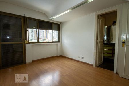 Apartamento à venda com 200m², 4 quartos e 4 vagasSuíte 2