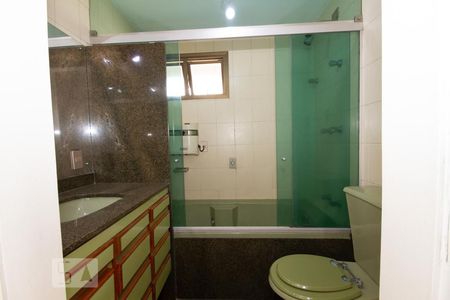 Apartamento à venda com 200m², 4 quartos e 4 vagasBanheiro da Suíte 1