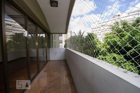 Sacada de apartamento à venda com 4 quartos, 200m² em Santana, São Paulo