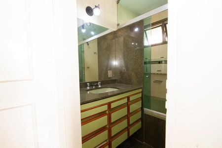 Apartamento à venda com 200m², 4 quartos e 4 vagasBanheiro da Suíte 1