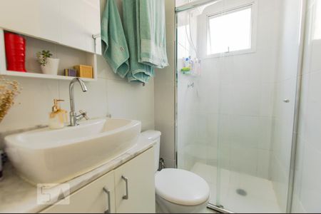 Banheiro de apartamento para alugar com 2 quartos, 43m² em Água Branca, São Paulo