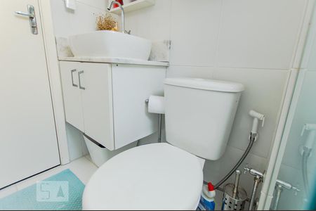 Banheiro de apartamento para alugar com 2 quartos, 43m² em Água Branca, São Paulo