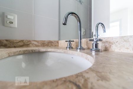 Banheiro de kitnet/studio para alugar com 1 quarto, 34m² em Barra Funda, São Paulo