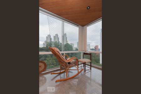 Varanda  de apartamento para alugar com 4 quartos, 280m² em Jardim Fonte do Morumbi, São Paulo