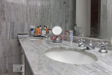 Apartamento à venda com 280m², 4 quartos e 4 vagasSuíte 4