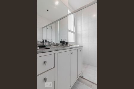 Apartamento à venda com 280m², 4 quartos e 4 vagasSuíte 2