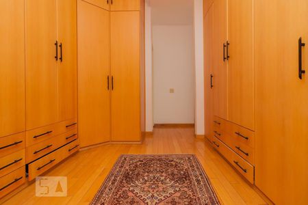 Apartamento à venda com 280m², 4 quartos e 4 vagasCloset da suíte 4