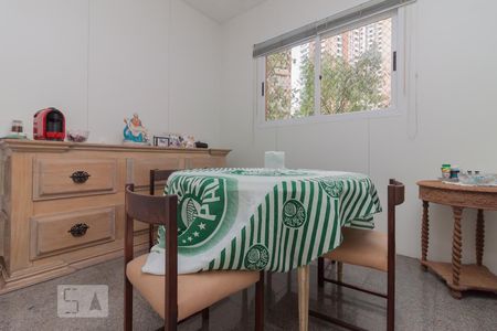 Apartamento à venda com 280m², 4 quartos e 4 vagasCopa