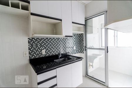 Cozinha de apartamento à venda com 2 quartos, 50m² em Vila Bertioga, São Paulo