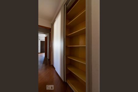 Apartamento à venda com 150m², 3 quartos e 3 vagasArmário corredor dos quartos 