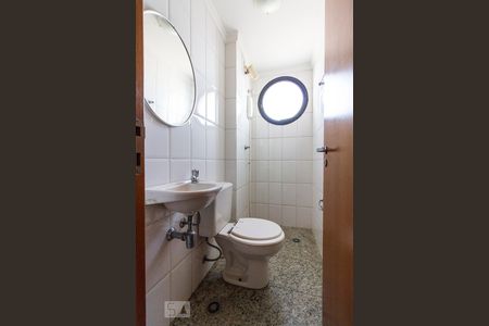 Apartamento à venda com 150m², 3 quartos e 3 vagasBanheiro de serviço 