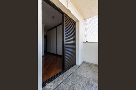 Apartamento à venda com 150m², 3 quartos e 3 vagasVaranda quarto suíte 3 (principal) 