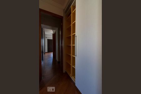 Apartamento à venda com 150m², 3 quartos e 3 vagasArmário corredor dos quartos 