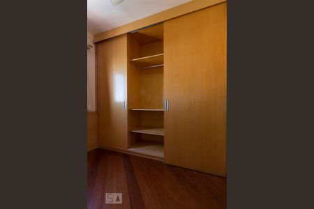 Apartamento à venda com 150m², 3 quartos e 3 vagasArmários Quarto suíte 2 