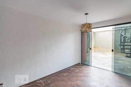 Casa para alugar com 250m², 3 quartos e 4 vagasQuarta Extra Reversível