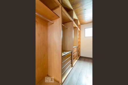 Casa para alugar com 250m², 3 quartos e 4 vagasCloset