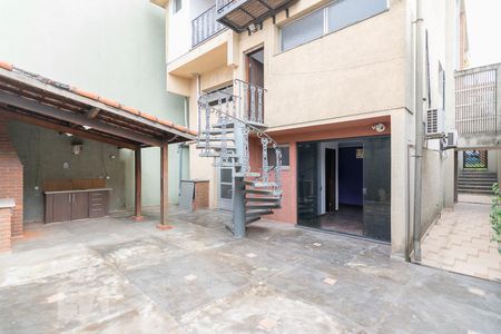 Casa para alugar com 250m², 3 quartos e 4 vagasQuintal