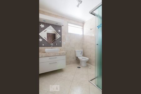 Casa para alugar com 250m², 3 quartos e 4 vagasSuite