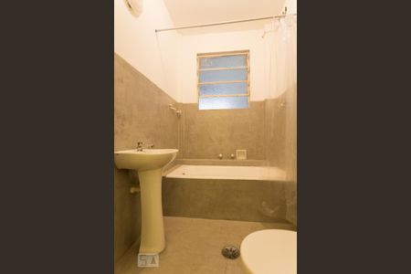 Banheiro de apartamento para alugar com 1 quarto, 70m² em Bela Vista, São Paulo