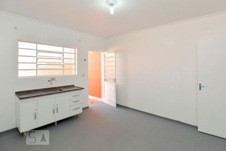 Cozinha de casa para alugar com 2 quartos, 98m² em Vila Ester (zona Norte), São Paulo