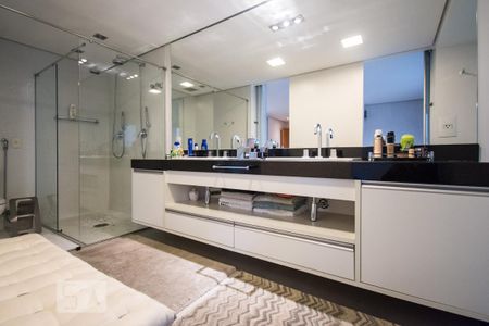 Apartamento para alugar com 170m², 2 quartos e 3 vagasBanheiro - suíte 1