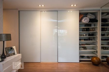 Apartamento para alugar com 170m², 2 quartos e 3 vagasCloset