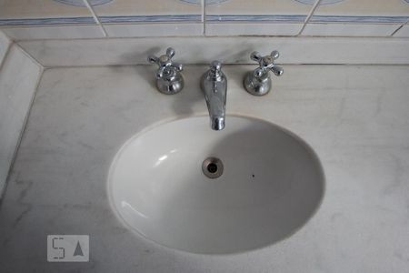 Apartamento à venda com 212m², 4 quartos e 5 vagassuite 1