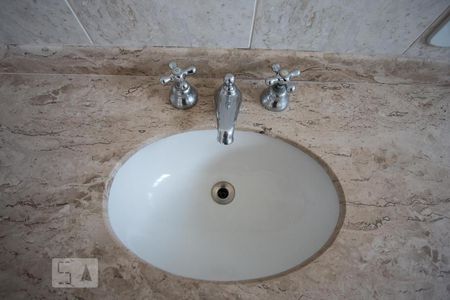 Apartamento à venda com 212m², 4 quartos e 5 vagassuite 3