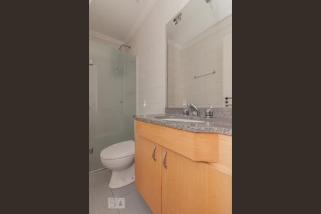 Banheiro de apartamento para alugar com 2 quartos, 75m² em Vila Suzana, São Paulo