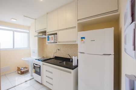Cozinha de apartamento para alugar com 2 quartos, 54m² em Jardim das Acácias, São Paulo