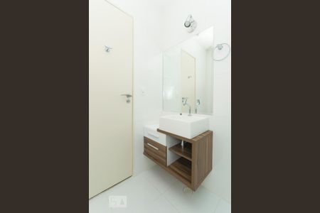 Apartamento para alugar com 79m², 3 quartos e 1 vaga Apartamento para alugar com 79m², 3 quartos e 1 vagaBanheiro da suíte