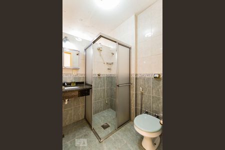 Banheiro de apartamento à venda com 3 quartos, 157m² em Centro, Campinas