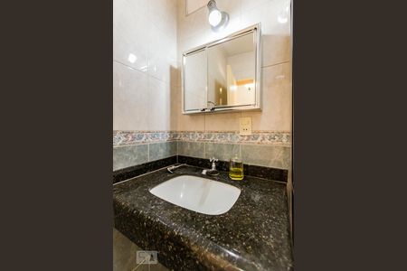 Banheiro de apartamento à venda com 3 quartos, 157m² em Centro, Campinas