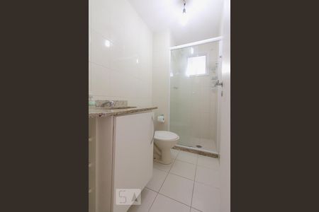 Banheiro de apartamento para alugar com 2 quartos, 55m² em Vila Paulista, São Paulo