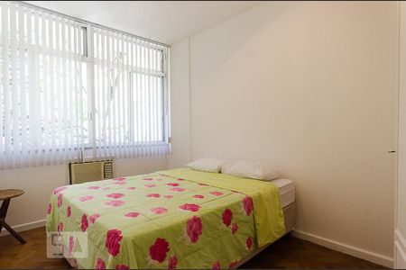 Apartamento para alugar com 120m², 3 quartos e 1 vagaSuite