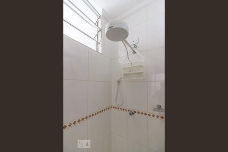 Banheiro de kitnet/studio para alugar com 1 quarto, 30m² em Centro, São Paulo