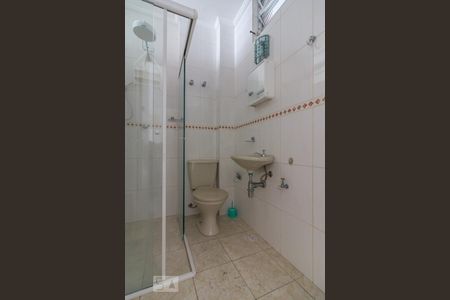 Banheiro de kitnet/studio para alugar com 1 quarto, 30m² em Centro, São Paulo