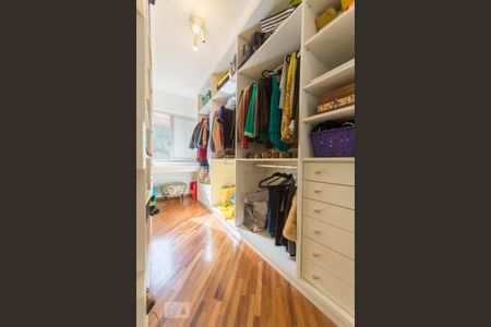 Apartamento para alugar com 79m², 1 quarto e 1 vagaCloset Suíte