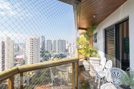 Apartamento à venda com 200m², 3 quartos e 3 vagasVaranda